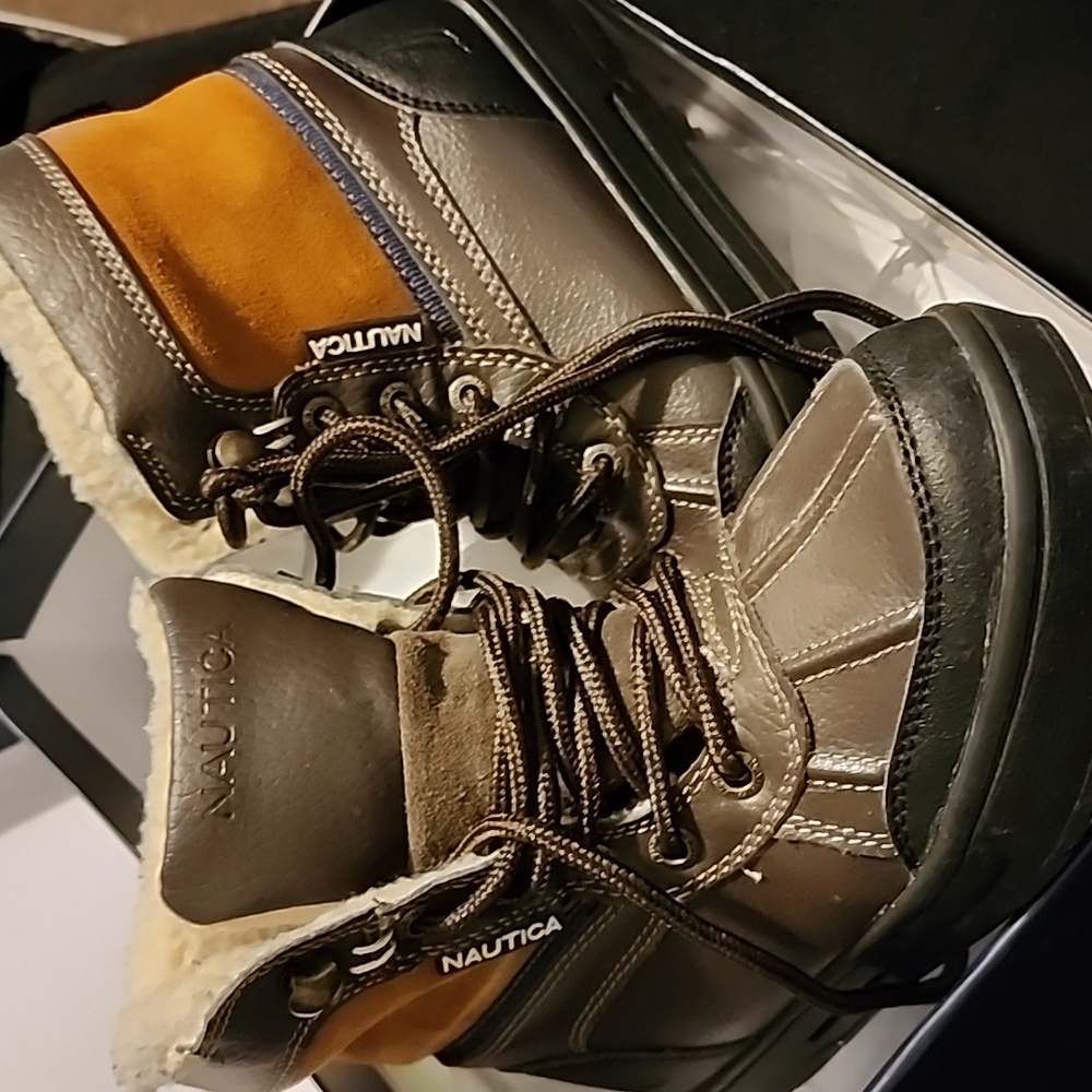 Kids boots